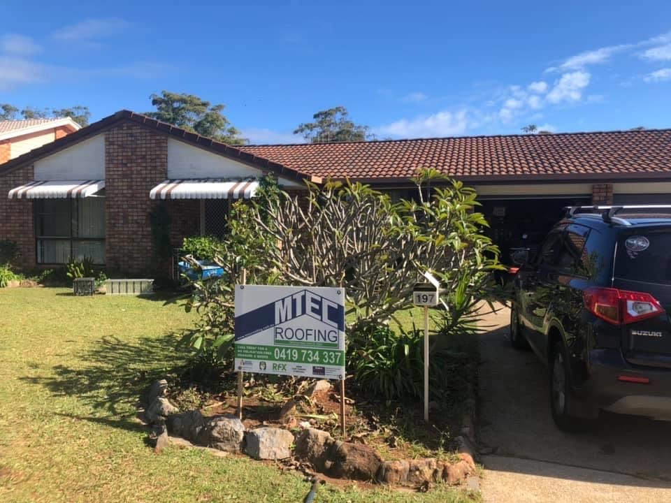 roof cleaning - tile roof